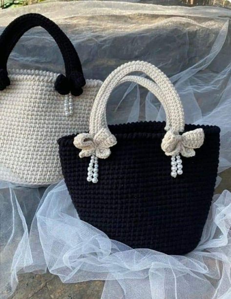 Projek Mengait, Crochet Shoulder Bags, Sac Diy, Mode Crochet, Crochet Business, Crochet Clothing And Accessories, Kawaii Crochet, Crochet Clutch, Crochet Handbags Patterns