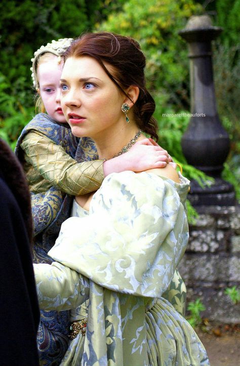 Natalie Dormer Anne Boleyn The Tudors Anne And Elizabeth Tudor, Elizabeth Tudor The Tudors, Anne Boylen The Tudors, Elizabeth The Tudors, Anna Boleyn, The Tudors Tv Show, Tudor Series, Disneysea Tokyo, Tudor Fashion