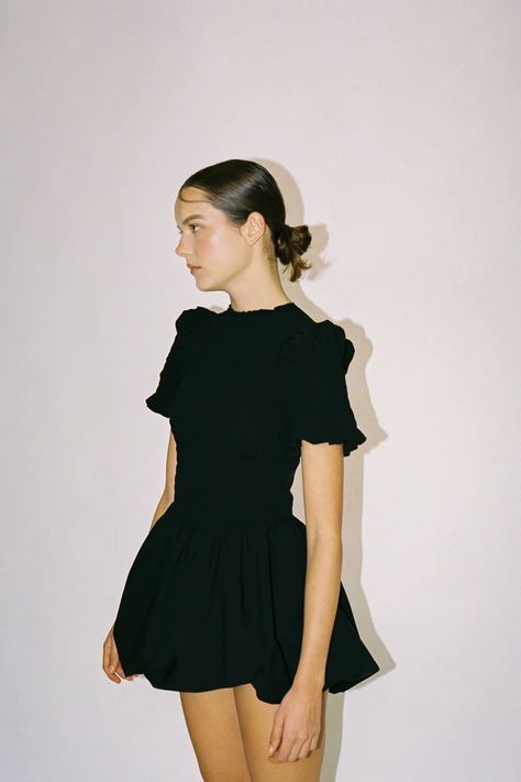 Dresses – Après Studio Black Bubble Dress, Puff Skirt, Elastic Thread, Bubble Dress, Baggy Pants, Looks Chic, Looks Style, Mode Inspiration, Looks Vintage