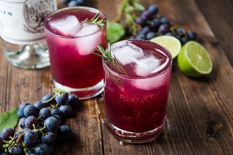 The Concord Crush - Grape Gimlet - Will Cook For Friends Pomegranate Recipes Drinks, Fruit Punch Recipes, Pomegranate Punch Recipes, Grape Cocktails, Cherry Punch, Fruit Punch Recipe, Cherry Drink, Cherry Clafoutis, Rosemary Simple Syrup