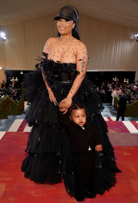 Nicki Minaj And Papa, Papa Bear Nicki Minaj, Nicki Met Gala, Nicki Minaj Pregnant, Nicki Minaj Met Gala, Nicki Lewinsky, Nicki Minaj Fashion, Harajuku Barbie, Lil Tecca