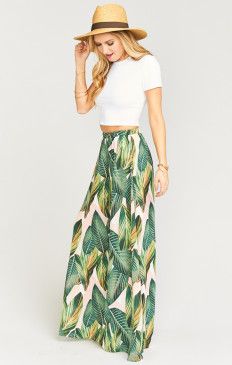 The Best Pants ~ Peachy Palm Luau Outfits, Hawaii Outfits, Hawaiian Outfit, Summer Skirts, Mode Inspiration, Leaf Print, Spring Summer Outfits, Travel Outfit, Skirt Outfits