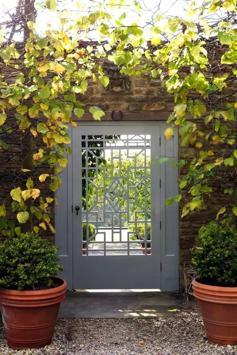 Traditional Garden Design, Country Garden Design, Garden Gate Design, English Garden Design, Landscape Gardening, Asian Garden, Garden Entrance, English Country Gardens, Driveway Gate