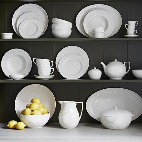 Jasper Conran Tisbury 16 Piece Place Setting Jasper Conran Wedgwood, Kitchen Confidential, Jasper Conran, Porcelain Tableware, House Accessories, Luxury Kitchens, China Sets, Dinner Sets, Place Settings