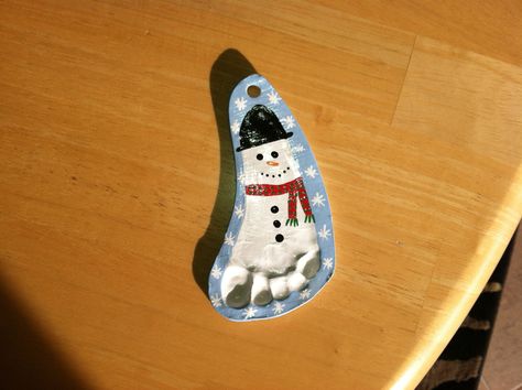 snowman Footprint ornaments made with 6 month old little girl's footprint.  My super talented friend made these for me! :) Snowman Footprint Ornament, Footprint Ornament, Christmas Party Crafts, Footprint Keepsake, Parents Christmas, Baby Themes, Salt Dough, Childrens Crafts, Christmas Crafts For Kids