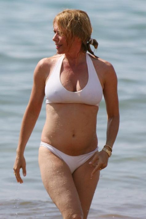 Celebrity Swimwear, Celebrity Abs, Rosanna Arquette, Desperately Seeking Susan, Joe Dirt, The Cosby Show, Keep It Clean, Woman Personality, Curvy Women Outfits