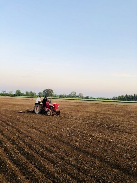 Human Eye Diagram, Eye Diagram, Tractor Photos, Rural India, Photo Work, Beautiful Dresses Short, Human Eye, Dresses Short, Tractor