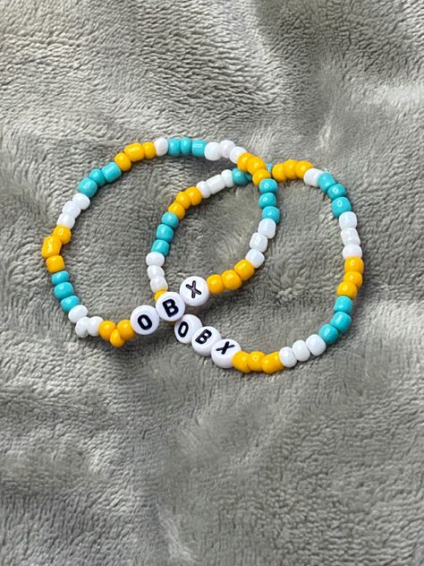 Handmade matching bracelets:) Cute Matching Bracelets For Best Friends Diy, Bff Bracelets Aesthetic, Obx Aesthetic Bracelets, Matching Bff Clay Bead Bracelets, Matching Bracelets For Friends, Matching Bracelets For Best Friends Diy, Outer Banks Bracelets Diy, Matching Friendship Bracelets Beaded, Best Friend Beaded Bracelets