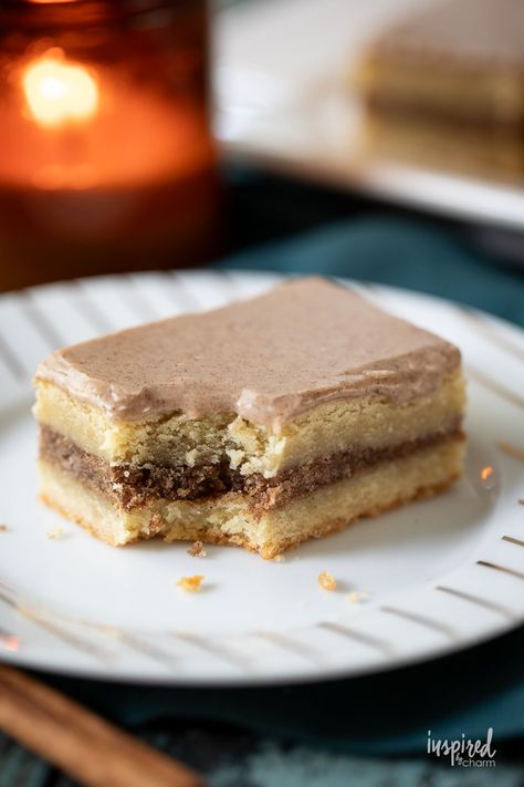 Looking for the perfect dessert bar recipe? These Brown Sugar Cinnamon Pop Tart Bars are easy to make and packed with nostalgic flavors. Cinnamon Bars Recipe, 2024 Cookies, Brown Sugar Pop Tarts, Change Time, Sugar Pop, Pop Tart, Dessert Bar Recipe, Cookie Bar, Bar Recipe