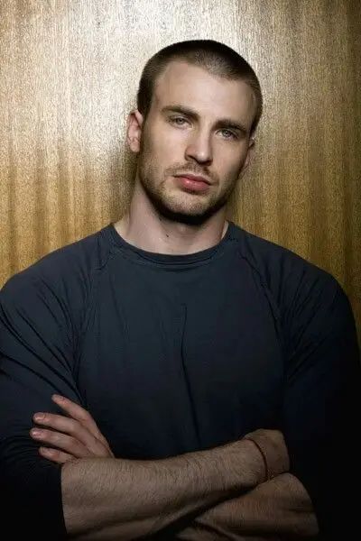 33 Stunning Buzz Cut Styles for Men – Svelte Magazine Chris Evans Buzzcut, Buzz Cut Boys, Buzz Cut With Beard, Buzz Cut For Men, Buzz Cut Styles, Buzz Haircut, Christopher Robert Evans, Buzz Cut Hairstyles, Popular Short Haircuts