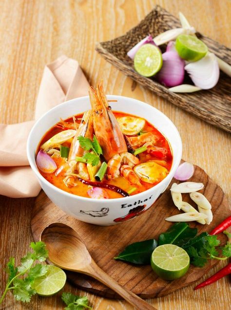 Tomyumgung Tomyam Photography, Tomyam Aesthetic, Filipino Soup Recipes, Jeremiah 2911, Thai Recipes Dessert, Authentic Thai Food, Khmer Food, Tom Yum, Thailand Food