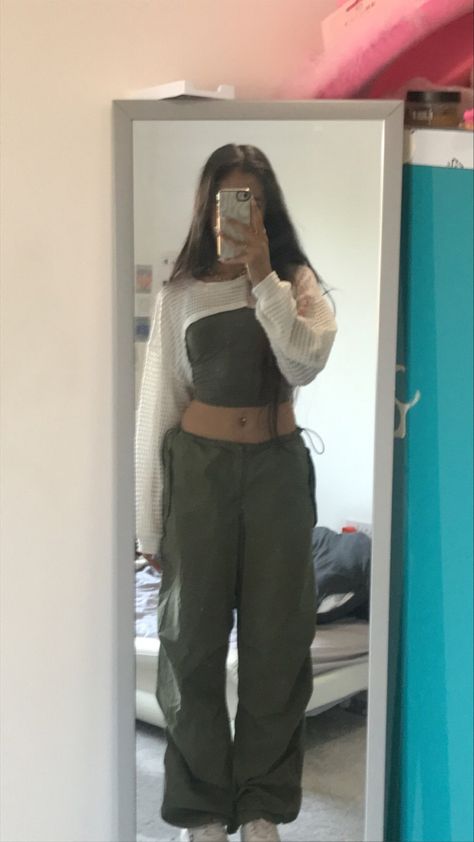 Parasut Pants, Outfit Totebag, Dream Style, Fit Ideas, Cute Outfit, Outfit Idea, Pretty Outfits, Cute Outfits, Mirror Selfie