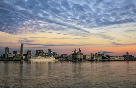 Liverpool Skyline Liverpool Travel, Liverpool Art, Liverpool Photos, Liverpool Skyline, University Of Liverpool, Liverpool Home, Board Room, Liverpool England, World Cities