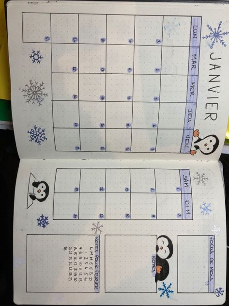 Diy 2024 Calendar, Penguin Bujo Theme, January Calendar Ideas, Journaling January, Bujo January, Winter Calendar, Bullet Journal Calendrier, Bullet Journal Calendar, Bullet Journal Hand Lettering