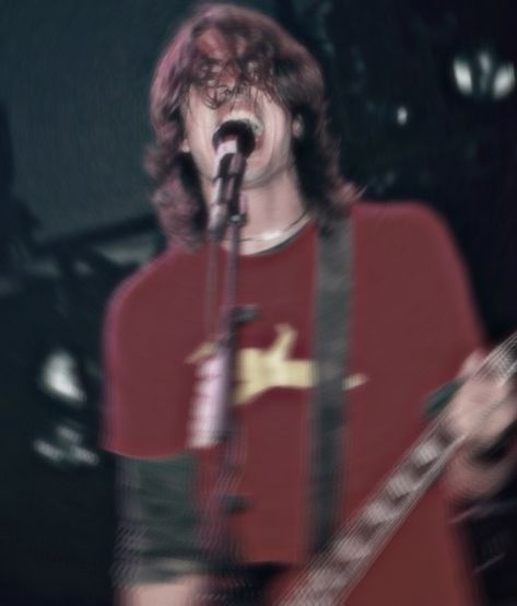 2000s Dave Grohl, 90s Grunge Band Aesthetic, Dave Grohl 90s Nirvana, Dave Grohl 2000s, Dave Grohl Aesthetic, 90s Band Aesthetic, Foo Fighters Aesthetic, 90s Alternative Aesthetic, 90s Rockstar Aesthetic