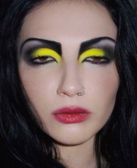 Siouxsie And The Banshees Makeup, Siouxsie Sioux 80s Makeup, Siouxsie Makeup, Spellbound Siouxsie, 80s New Wave Makeup, Siouxsie Sioux Makeup, New Wave Makeup 80s, Trad Goth Makeup 80s, New Wave Makeup