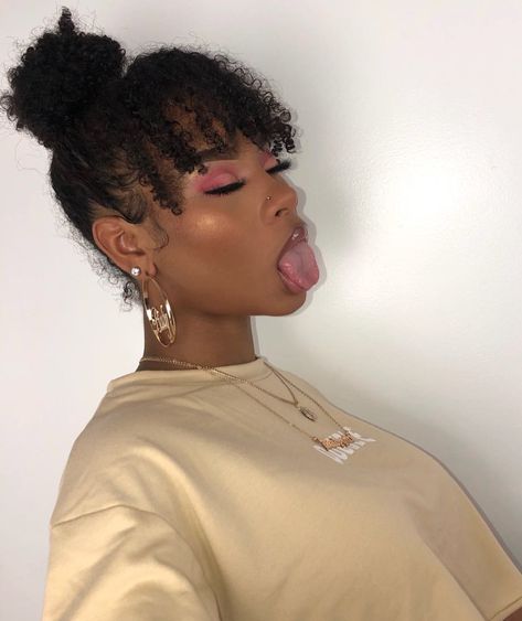 Real Fact: This is my favorite selfie pose😛 Slick Hairstyles Women, Curly Nikki, Short Afro Hairstyles, Natural Afro Hairstyles, Pelo Afro, Natural Curls Hairstyles, 4c Hair, Natural Hair Styles Easy, Penteado Cabelo Curto