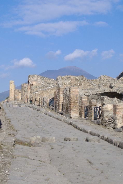 Pompeii.  The downtown area of the city.  This is where the restaurants were.  Some homes, as well. Pompeii Italy Photography, Pompeii People, Classical Civilisation, Italy Photos, Pompeii Ruins, Ancient Artefacts, Pompeii Italy, Italy Street, Pompeii And Herculaneum