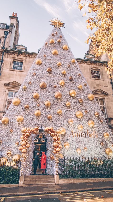 Christmas Aesthetics, Christmas In London, Harrods Christmas, Burlington Arcade, Christmas In The City, Christmas Light Displays, London Baby, Beautiful Christmas Decorations, Fun Christmas Decorations