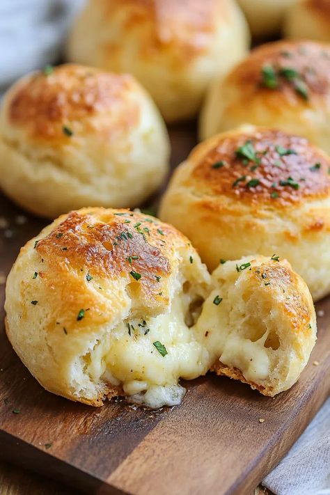 Gooey Mozzarella Biscuit Bombs Mozzarella Bread Balls, Mozzarella Dough Balls, Mozzarella Stuffed Biscuits, Mozarella Ball Recipe, Pizza Balls With Biscuits, Christmas Recipes Savory, Mozzarella Rolls, Bomboloni Recipe, Mozzarella Appetizers