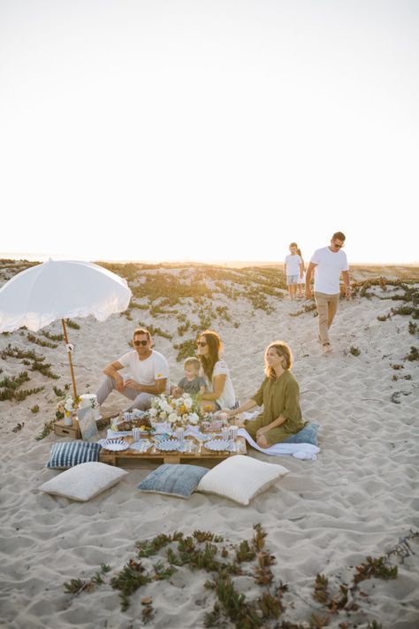 End of Summer Beach Picnic for the Family • Beijos Events Summer Beach Picnic, Beach Picnic Party, Picnic Fashion, Lunch On The Beach, Black Cottage, British Beaches, Beach Photography Family, Feels Like Summer, Beach Necessities