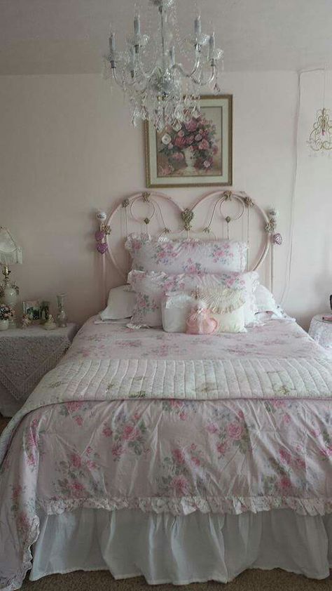 Camera Shabby Chic, Shabby Bedroom, Styl Shabby Chic, Decoration Shabby, Chic Bedrooms, Cottage Shabby Chic, Dekorasi Kamar Tidur, Shabby Chic Bedroom, Shabby Chic Bedrooms