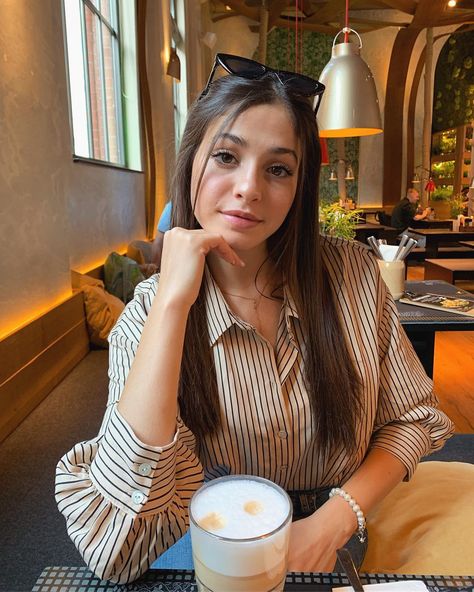 Yusra Mardini, To Do Today, April 4, Picture Poses, On Instagram, Instagram