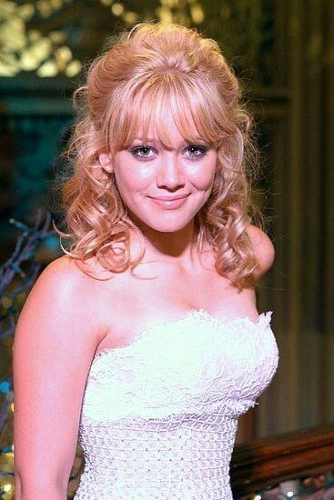 Hilary Duff Cinderella Story, Cinderella Story Dress, Cinderella Story Movies, Another Cinderella Story, Cinderella Hair, Girly Movies, Cinderella Story, A Cinderella Story, Hillary Duff