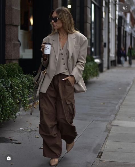 Daily Street Style, Outfits 2014, Winter Pants Outfit, 2025 Fashion, Cargo Pants Outfit, Effortlessly Chic Outfits, Moda Paris, Looks Street Style, Fashion Mistakes