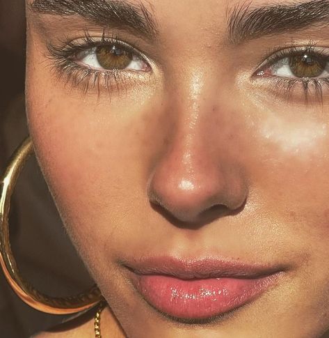 march 5 2022 | "Happy Birthday my toasty. Love you so 💕" - madison beer via traciebeer on ig Madison Bear, Warm Makeup, Madison Beer Style, Perfect Nose, Nose Surgery, Make Up Inspo, Cool Wallpapers For Phones, Nose Job, 90s Aesthetic