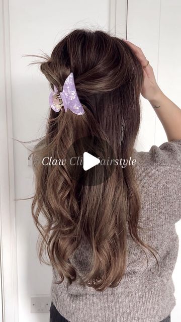 Suzi Tse on Instagram: "My favourite way to do a half up hairstyle. #clawclip #clawclips #clawcliphairstyle #easyhairstyles #easyhairstyle #easyhair #longhair #longhairstyle #hairstyletutorial" Clawclips Hairstyles, Half Up Hairstyle, Half Up Hair, Claw Clip, Half Up, Up Hairstyles, Hair Tutorial, My Favourite, Easy Hairstyles