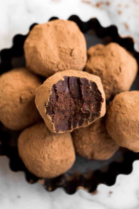 Chocolate Raspberry Truffles, Raspberry Truffles, Peanut Butter Thumbprint Cookies, Pelo Chocolate, Dark Chocolate Raspberry, Chocolate Chai, Homemade Chocolate Truffles, Holiday Baking List, Diet Cookies