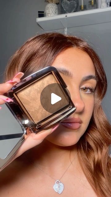 sophie crisp☆ on Instagram: "my new fave bronzer @hourglasscosmetics 🤍

in shade radiant bronze light 

#hourglass #hourglasscosmetics #hourglassmakeup" Hourglass Makeup, Bronze Lighting, Bronzer, Shades, Makeup, On Instagram, Instagram, Make Up