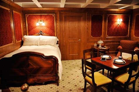 A recreation of a first class cabin on the Titanic: Titanic Exhibition, Real Titanic, Titanic Artifacts, Titanic History, Titanic Ship, The Titanic, Rms Titanic, Union Station, White Star