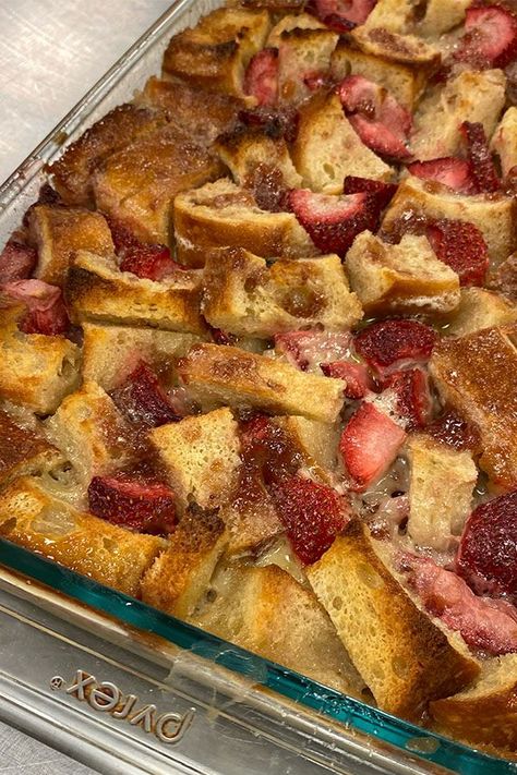 Looking for dessert recipes? Try baking this strawberries and cream bread pudding. Use bread, strawberries, strawberry preserves, and light cream to make this easy dessert. Strawberry Rhubarb Bread, Strawberry Bread Pudding, Rhubarb Bread Pudding, Rhubarb Bread, Cinnamon Roll Bread, Cream Bread, Bread Kitchen, Strawberry Bread, Spring Recipe