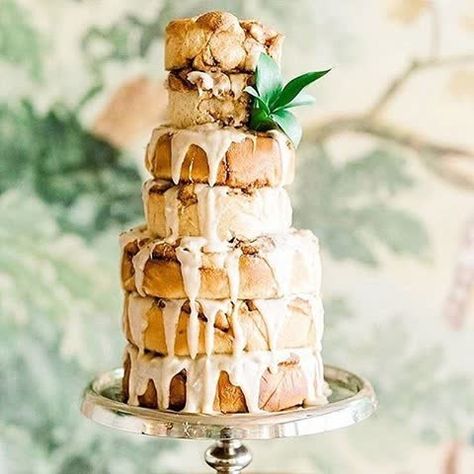 Our kind of dessert 😛💕 Cinnamon roll cake by @groovydeliciousness photographed by @haleyrichterphoto ⠀⠀⠀⠀⠀⠀⠀⠀⠀ . ⠀⠀⠀⠀⠀⠀⠀⠀⠀ #bridalmusings #bmloves #weddingeditors #wedding #bride #engaged #ido #ohwowyes #thatsdarling #pursuepretty #postitfortheaesthetic #imengaged #cinnamonroll #cinnamonrollcake #weddingcake #weddingcakes #cake Cake Replacement Ideas, Autumn Wedding Cakes, Bridal Shower Desserts, Wedding Cake Alternatives, Traditional Wedding Cakes, Traditional Wedding Cake, Shower Desserts, Cinnamon Roll Cake, Fall Cakes