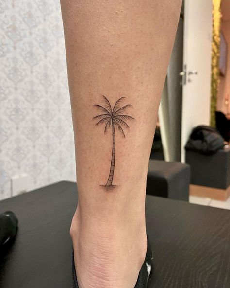 Ankle Tattoo Palm Tree, Fineline Palm Tree Tattoo, Minimal Palm Tree Tattoo, Coconut Tree Tattoo Minimalist, Palm Tree Fine Line Tattoo, Palm Tree Tattoo Minimalist, Beach Aesthetic Tattoo, Fine Line Palm Tree, Fine Line Palm Tree Tattoo