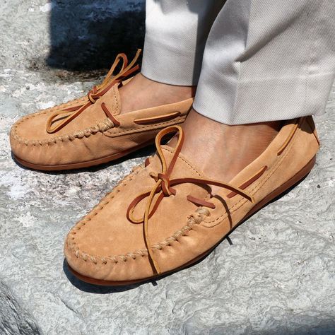 Looking for a pair of camp moccasins? Here are our favorite options, each with distinct qualities and looks. Russell Moccasin, Best Man's Outfit, Quick Fashion, Fashion Tips For Men, Moccasins Style, Moccasins Mens, Dress Loafers, Shoe Company, Men Style Tips