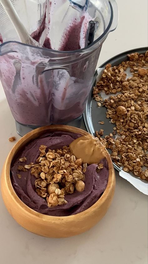 Aesthetic smoothie bowl choc blueberry and peanut butter Diy Acai Bowl Recipes, Butterfly Earrings Diy, Pb Smoothie, Acai Bowls Recipe, Crochet Coaster, Blueberries Smoothie, Crochet Butterfly, Weird Food, Earrings Diy