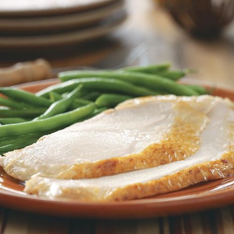 Brine For Turkey, Brined Turkey Breast, Turkey Breast Crockpot, Slow Cooker Turkey Breast, Crockpot Turkey, Slow Cooker Turkey, Turkey Breast Recipe, Healthy Thanksgiving, Turkey Dishes