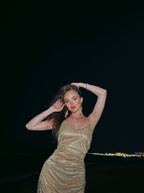 Follow for follow Beach Night Poses, Beach Flash Photography, Night Beach Photoshoot, Flash Photoshoot, Outfits Mujeres, Night Shoot, Night Time Photography, Rocky Beach, Shiny Dresses