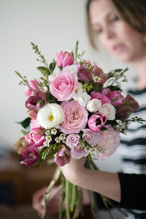 Wedding Bouquet Recipe IV ~ A ‘Just-Picked’ Posy of Pinks Wedding Bouquets Posy, Bridal Bouquet Recipe, Bouquet Recipe, Bouquet Champetre, Bridal Bouquet Pink, Summer Wedding Bouquets, Wedding Bouquets Pink, Pink Bridal, Pink Bouquet