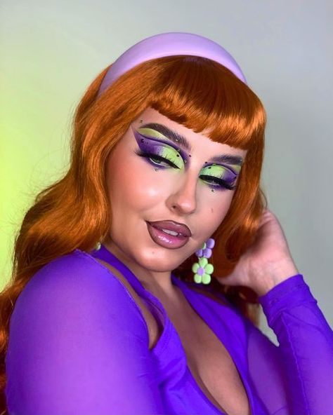 Scooby Doo Eye Makeup, Scooby Doo Inspired Makeup, Glamlite Scooby Doo, Daphne Inspired Makeup, Shaggy Makeup Scooby Doo, Daphne Makeup Look, Scooby Doo Makeup Looks, Daphne Scooby Doo Makeup, Daphne Makeup Scooby Doo