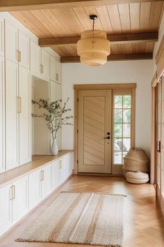 Home Hall Design, Mudroom Design, Warm Decor, Casa Vintage, Hall Design, House Entrance, Dream House Decor, House Inspo, Dream Home Design