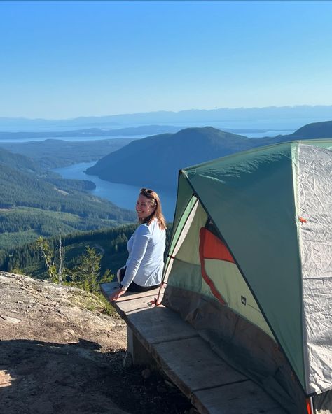 Life lately, May edition ✨ Ran my first BMO 8k in good time, and was inspired by the amazing marathoners and community that made it possible. 🏃‍♀️ ✨ Received Canadian permanent residency after a year long application process. 🇨🇦 ✨ Stared in awe at the northern lights in gorgeous Powell River, BC. ⭐️ 🏕️ Slept on the edge of the world, kicked off the summer backpacking season 🎒and found one of my new favorite vista points in all of BC at Tin Hat Mountain. ⛰️ Cheered on the Canucks and anxi... Life Is So Good, Hiking In The Rain, Summer Backpacking, Permanent Residency, Edge Of The World, Life Lately, The Northern Lights, On The Edge, Good Time