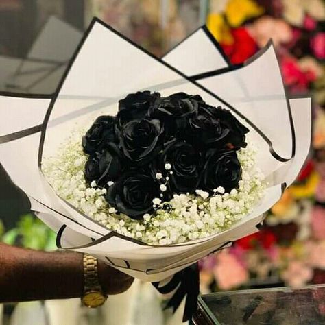 Black Rose Bouquet, Boyfriends Birthday Ideas, Man Bouquet, Black Bouquet, Gifts For Gf, Ribbon Rose, Ribbon Bouquet, Red Rose Bouquet, Flowers Bouquet Gift