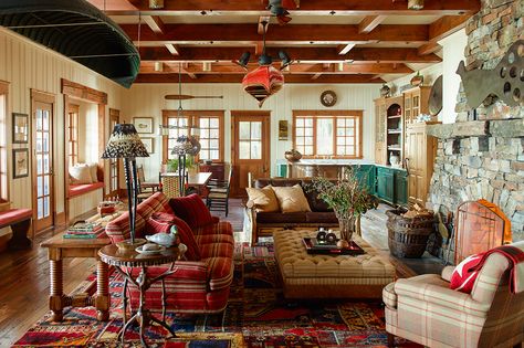 Lodge Living Room, Contract Interior Design, Cabin Living Room, Fishing Cabin, Hunting Room, Bar Vintage, Lodge Cabin, Cabin Interiors, Cabin Living