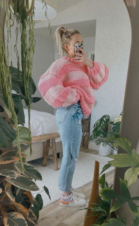 Super Chunky Knit Sweater, Nike Air Force One, Bohme, Pink Striped Sweater, Cozy Outfit Idea, Sweater Weather, Spring Style Inspiration, Straight Leg Jeans Spring Style Inspiration, Pink Sweater Outfit, Pink Striped Sweater, Striped Sweater Outfit, Straight Jeans Outfit, Sweater Nike, Super Chunky Knit, Nike Air Force One, Sweater Outfit