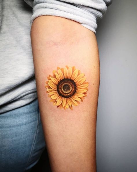 Sunflower Tattoo On Wrist, Sunflowers Tattoos, Bday Tattoo, Sunflower Tattoo Meaning, Sunflower Tattoo Simple, Men Flower Tattoo, Tattoo Sunflower, Flower Of Life Tattoo, Colour Tattoo