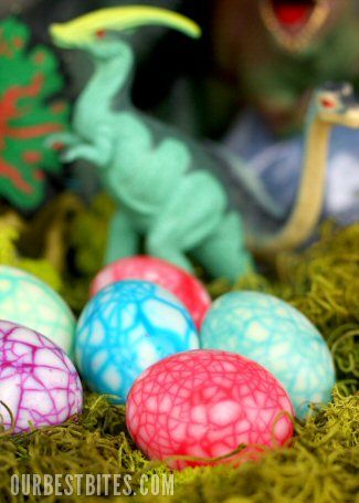 Tex and his family don't have regular #easter #eggs- they have #dinosaur easter eggs! Dinosaur Party Food, Our Best Bites, Plastic Dinosaurs, Making Easter Eggs, Dino Eggs, Colorful Eggs, Dinosaur Eggs, Egg Crafts, Snacks Für Party